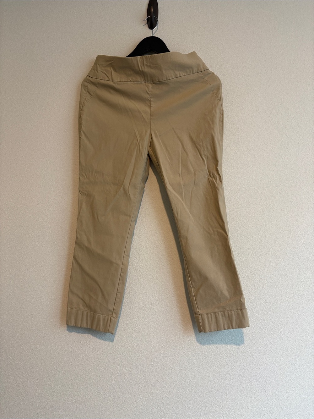 New York & Company Women’s Khaki Stretch Chinos Capris